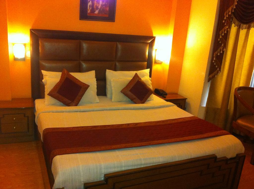 Hotel Smart Inn 2 New Delhi Buitenkant foto