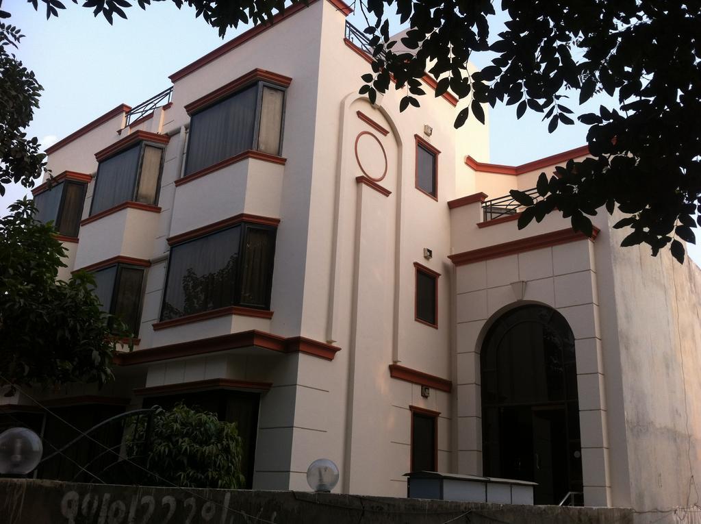 Hotel Smart Inn 2 New Delhi Buitenkant foto