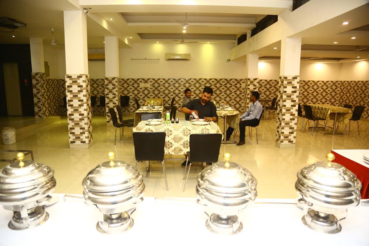 Hotel Smart Inn 2 New Delhi Buitenkant foto