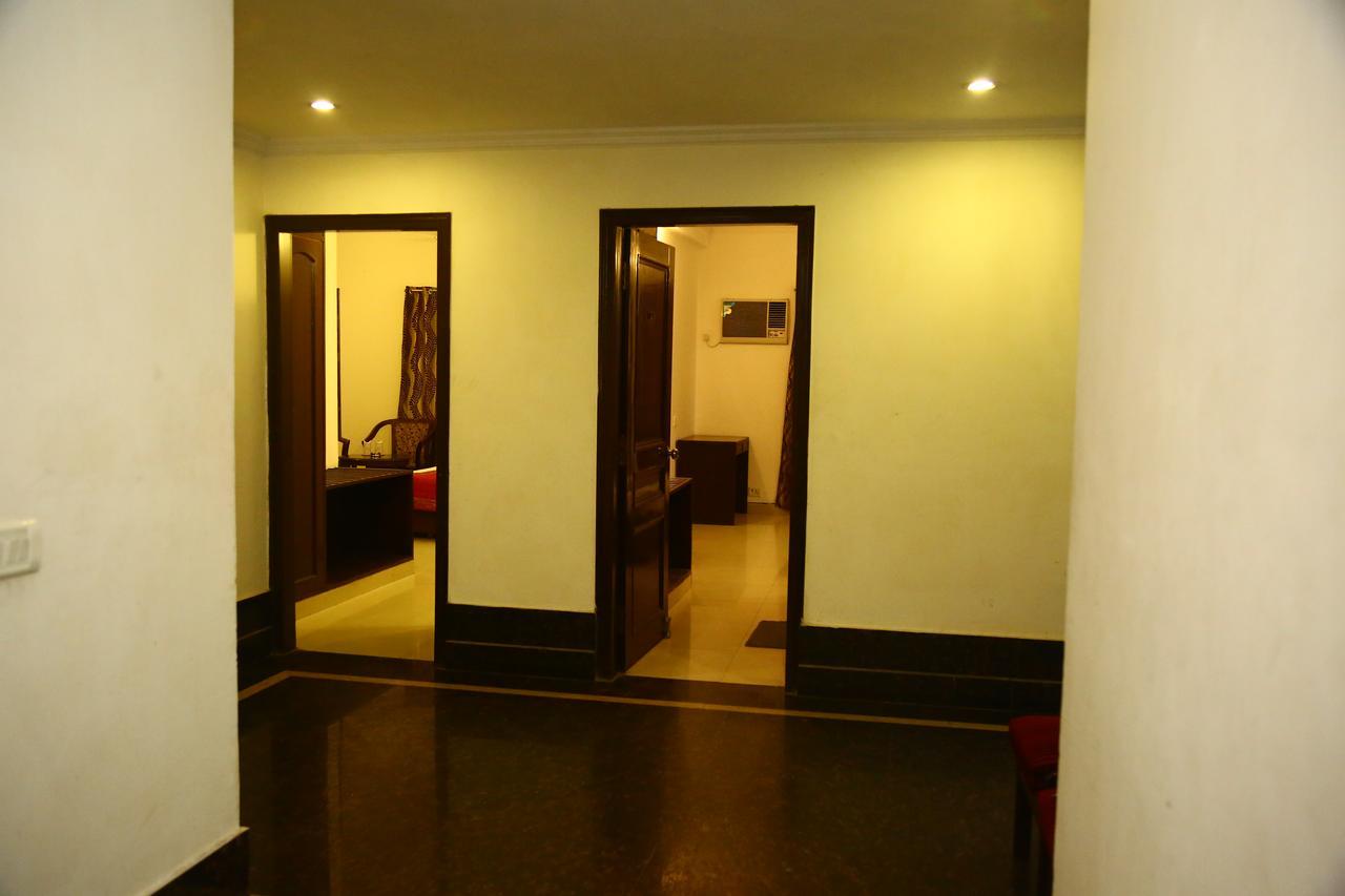 Hotel Smart Inn 2 New Delhi Buitenkant foto