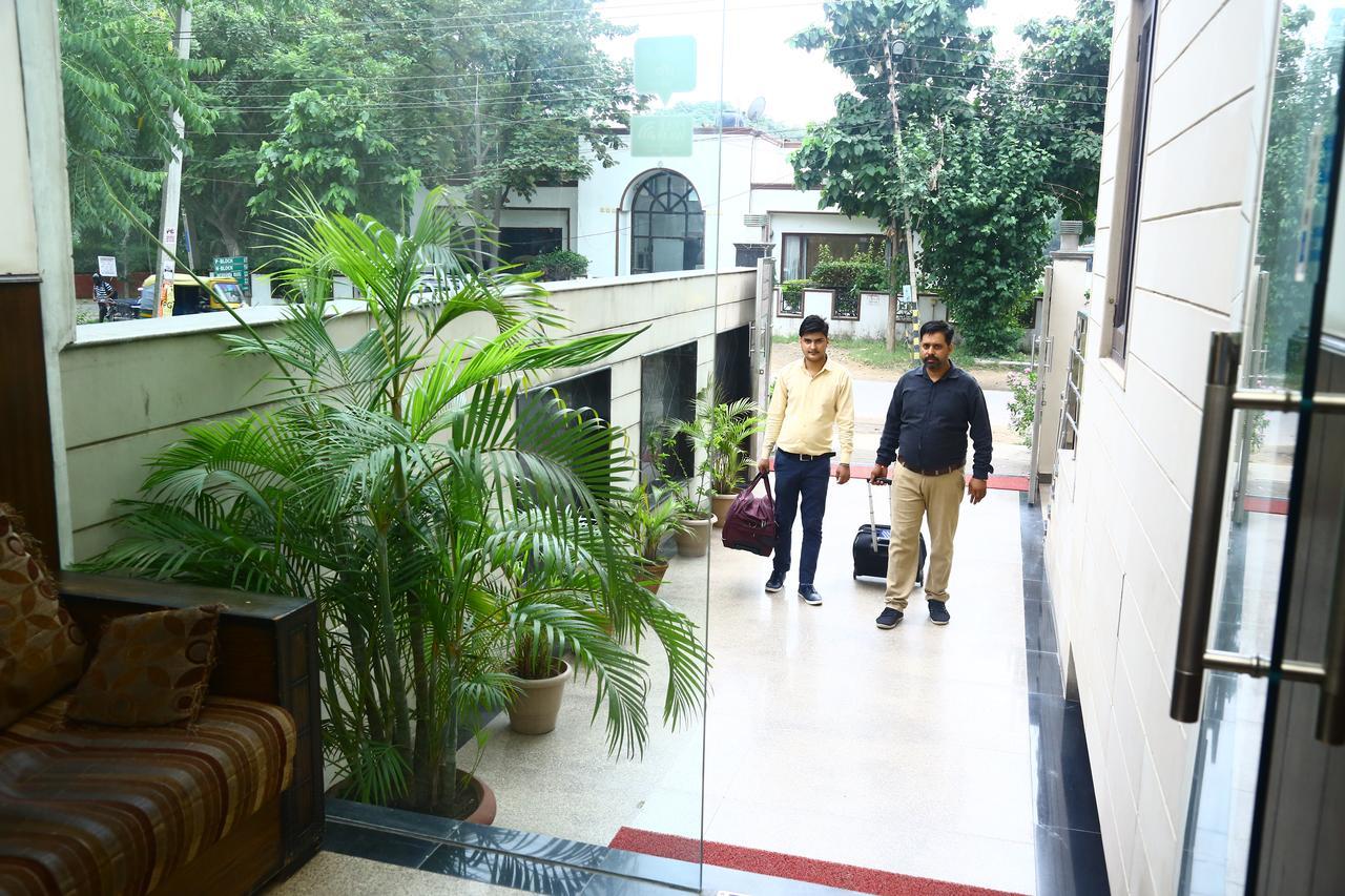 Hotel Smart Inn 2 New Delhi Buitenkant foto