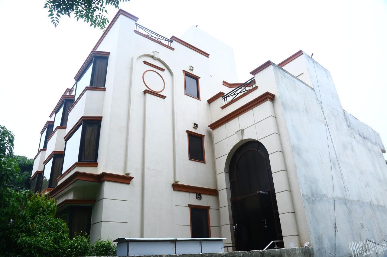 Hotel Smart Inn 2 New Delhi Buitenkant foto